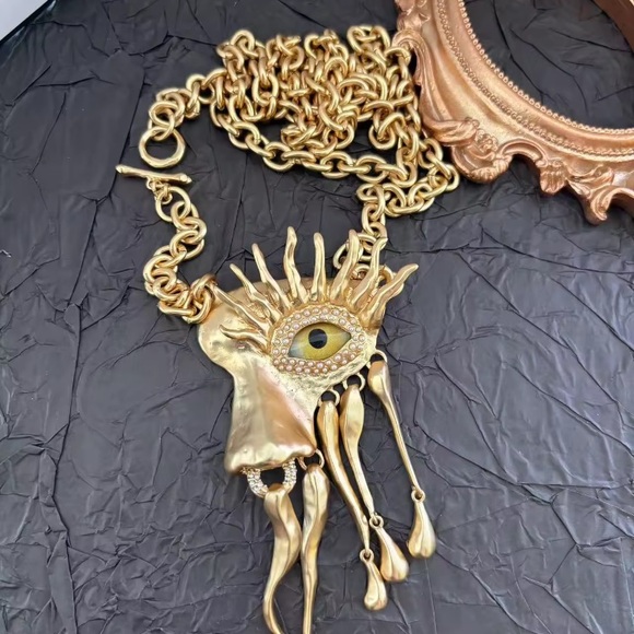 Schiaparelli Inspired Gold Tone Eye Statement Pendant Necklace Abstract Art - Picture 6 of 9